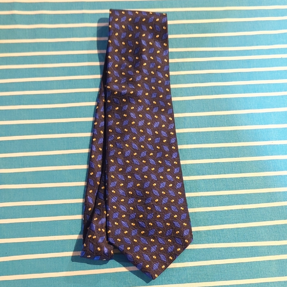 Geoffrey Beene Navy and Gold Geometric Tie
